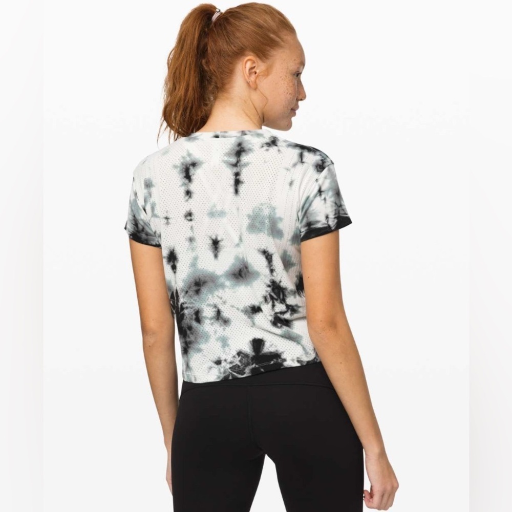 Lululemon Cropped Train To Be Tie Dye Short Sleeve Gum Working Running Top - Picture 5 of 7